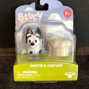NIB muffin and chef hat